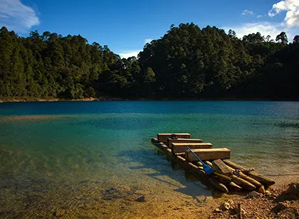 Muelle en uno de los Lagos de Montebello