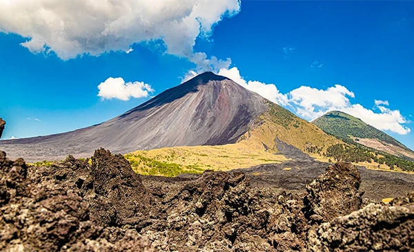 Vista del Volcán Tajumulco al amanecer